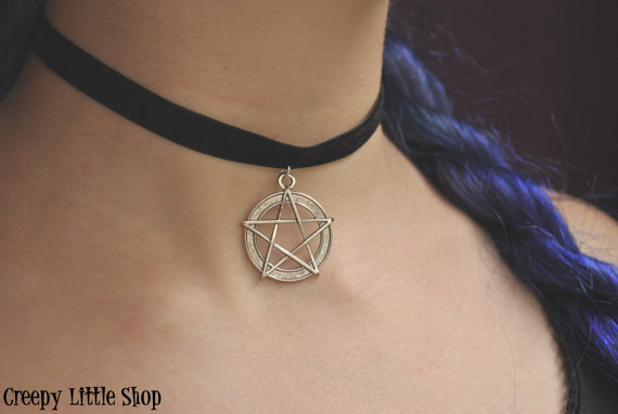 Pentagram Chocker Necklace