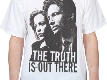 The X-Files the Truth is Out There shirt Mulder and Scully