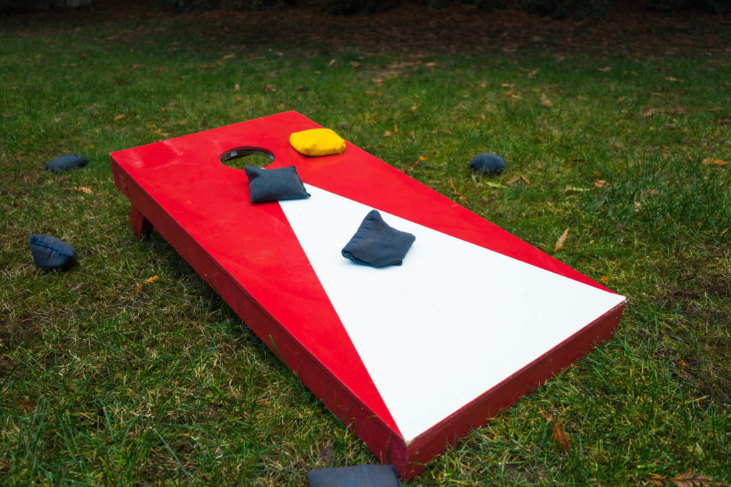 cornhole board